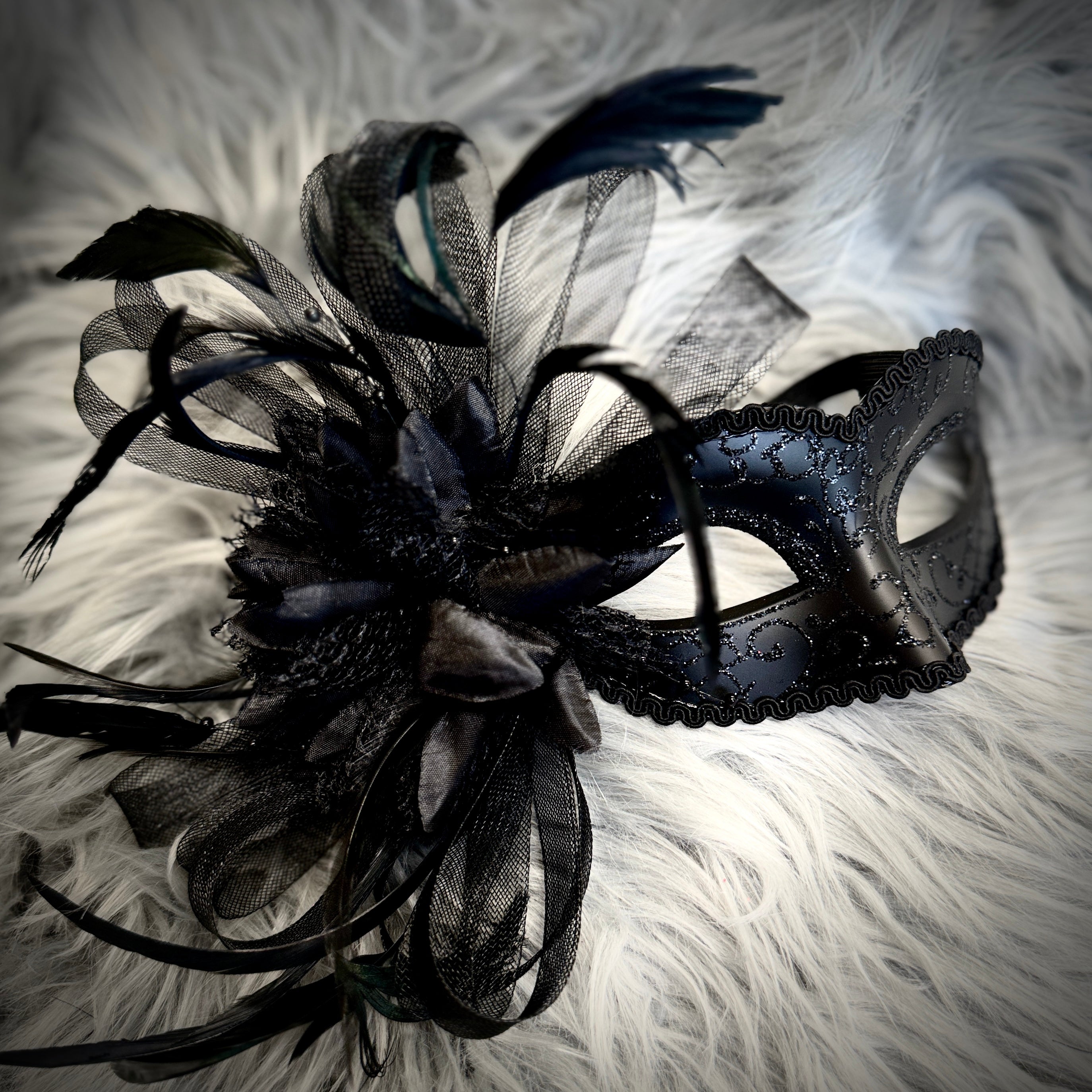 Women Costume Venetian Feather Masquerade Mask For Mardi Gras Party, Halloween, Christmas