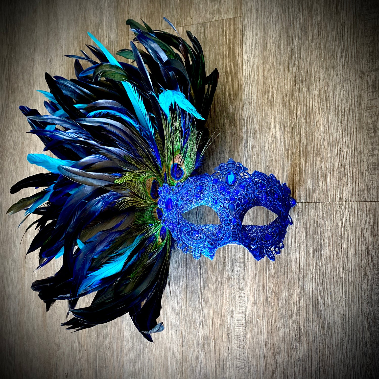 Women Costume Venetian Feather Masquerade Mask For Mardi Gras Halloween